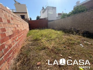 Wohngrundstück  Calle tixe. Residencial en venta en centro  doña mercedes.