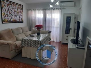 Appartement  Calle vicenza. Piso de 4 dormitorios con piscina comunitaria junto al metro de