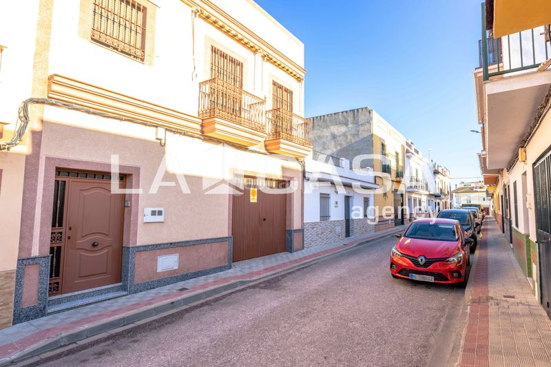 Foto 09a8edee-9a87-4553-8895-8e01e2bab995. Casa amb calefacció a El Arenal - La Pólvora Dos Hermanas
