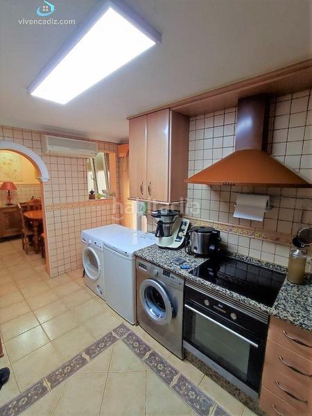 Foto c2b3336f-4df3-4ef0-bb37-4e6c904d56db. Piso  con opción de garaje en segunda aguda en Cádiz