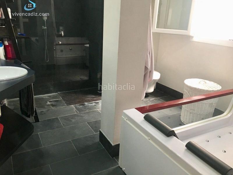 Foto ce07cb01-c672-45af-98e4-1f7fe43054c9. Piso gran piso de lujo frontal al mar canalejas en Cádiz