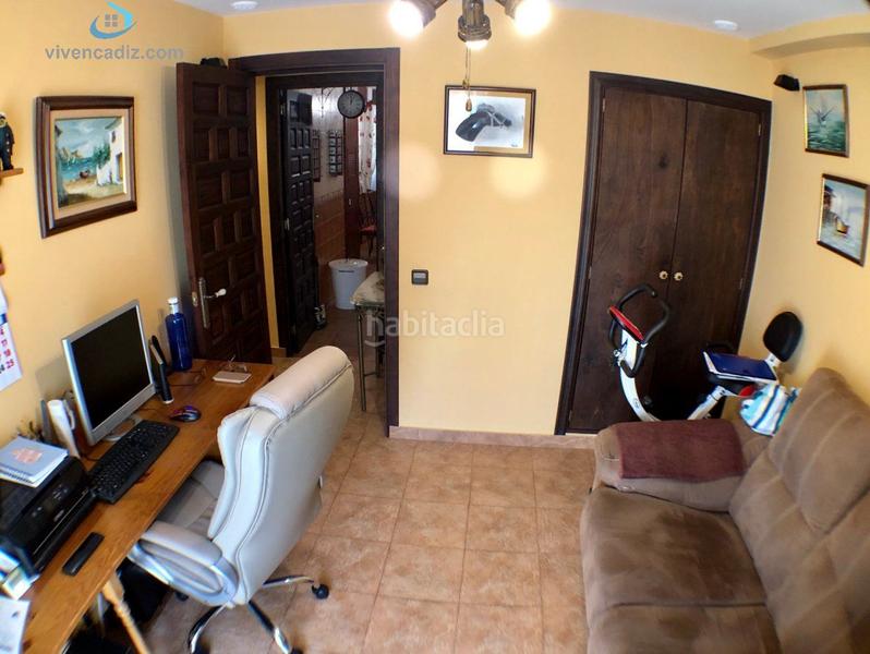 Foto 6a9b0a8c-77b4-44b9-9ca2-a2e266a8be18. Pis amb calefacció terrassa a Centro Histórico Cádiz