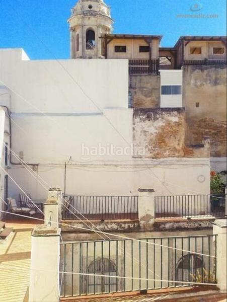 Foto 1dd818f5-27e9-43c6-b589-3ba3e6f56624. Piso ático zona catedral en Centro Histórico Cádiz