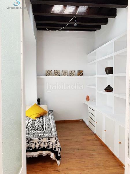 Foto 869536d4-f537-436c-8793-2136f7aa1053. Piso ático zona catedral en Centro Histórico Cádiz