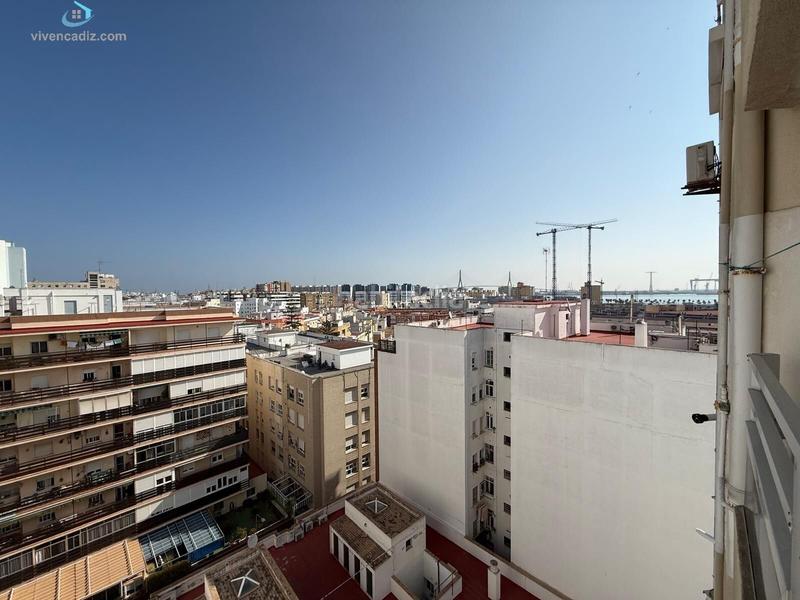 Foto ed4743bd-d44d-4144-8ca4-1bc12ce5a4b2. Estudio playa, tranquilidad y confort todo a tu alcance en Cádiz