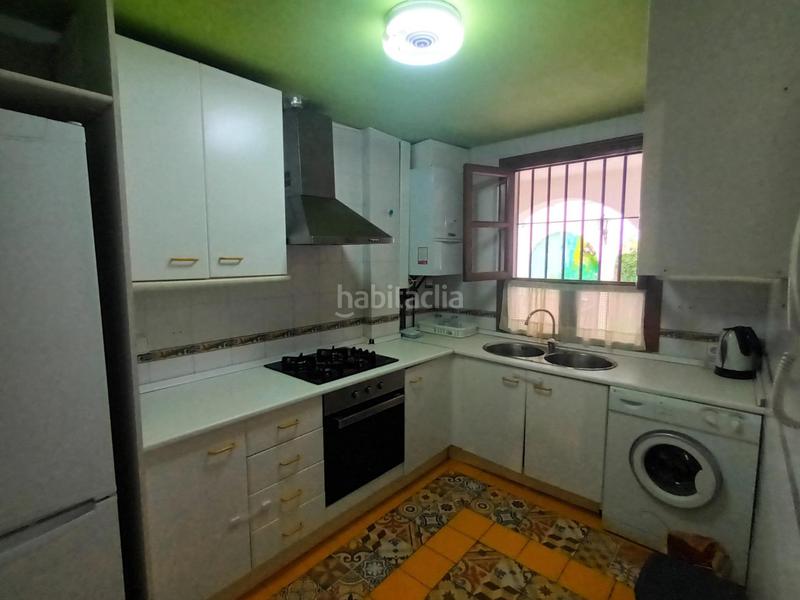 Foto a17fa2f2-707b-422a-b0d2-b590eb9273e3. Casa adossada amb calefacció a casco histórico - ribera - san basilio Córdoba