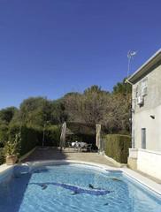 Maison à Almodóvar del Río. Chalet con piscina en urbanizacion charco roto