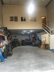 Bâtiment à usage industriel à Alcolea. Nave con vivienda en las quemadas