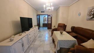 Location Appartement à Sta. Marina - San Andrés - San Pablo - San Lorenzo. Piso en alquiler junto a la facultad de ciencias del trabajo. ce