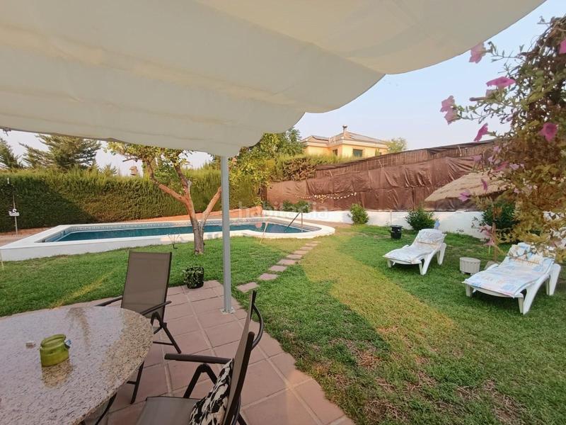 Foto 4d0cef37-fd97-43f3-baec-3a20d33138af. Chalet  independiente en encinares de Alcolea en Córdoba