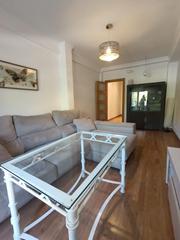 Pis a Viñuela - Rescatado. Piso en zona de levante