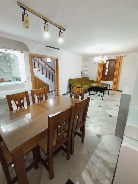 Foto 5d16e971-f7c5-4f95-825a-19128bc903ea. Rent semi detached house with parking in casco histórico - ribera - san basilio Córdoba