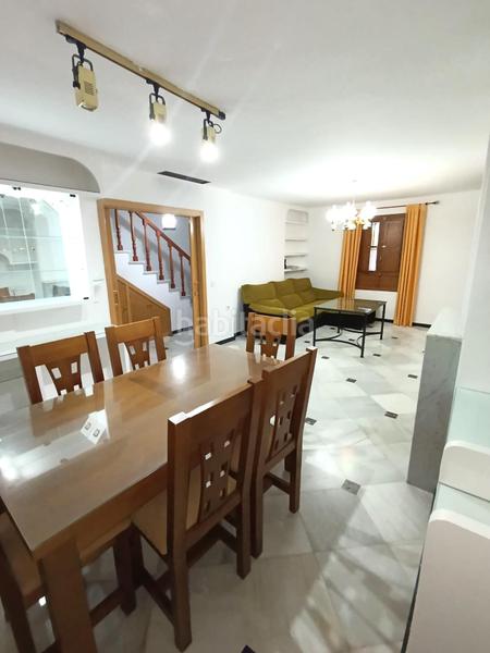 Foto f9f71a75-d764-49ab-b1c8-a0f732ed2163. Rent semi detached house with parking in casco histórico - ribera - san basilio Córdoba
