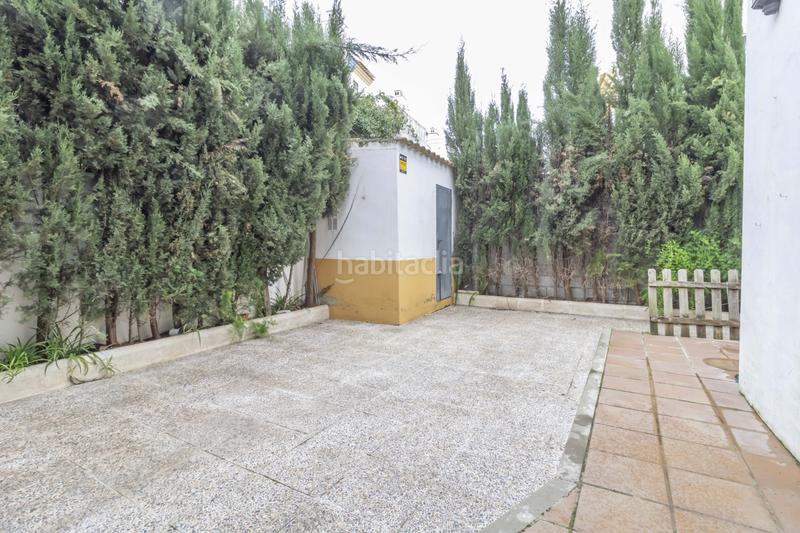 Foto 29497521-f94c-4805-b9d0-8e4082ed22d4. Casa pareada  de 3 plantas a la venta en Bormujos