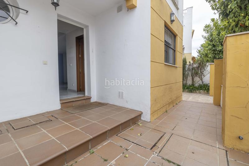 Foto 3e96ac60-a8d4-463b-acd2-9a5741693df8. Casa pareada  de 3 plantas a la venta en Bormujos
