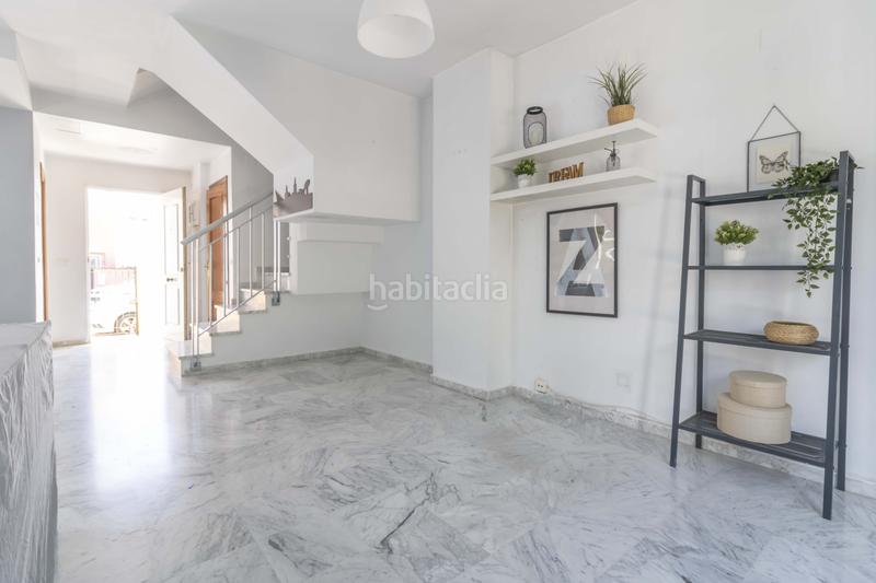 Foto 68518657-9032-409d-bd28-9ded2b57e1dd. Casa pareada  de 3 plantas a la venta en Bormujos