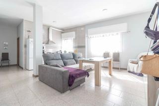 Pis a Viso del Alcor (El). Edificio con local comercial y viviendas a la venta en el viso d
