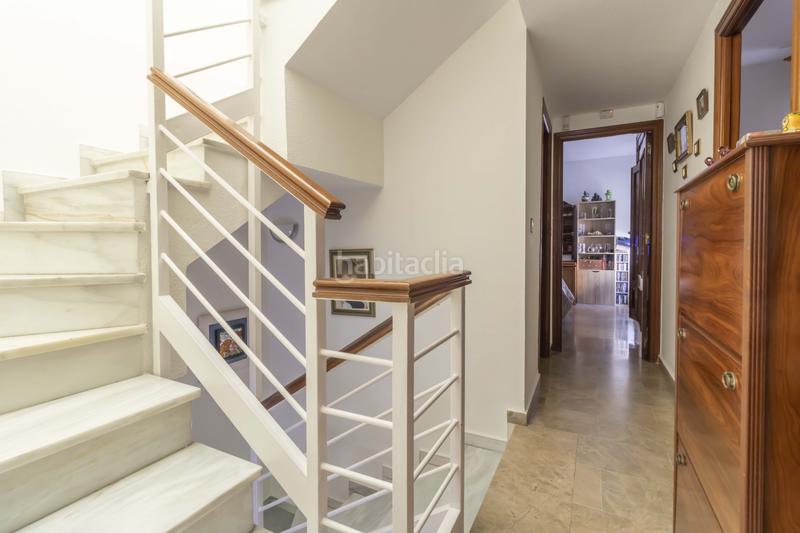 Foto 016061bf-8f46-46d7-843a-5d1fa6b416fc. Casa adossada amb calefacció aparcament piscina a Sevilla