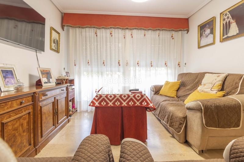 Foto 1409d42e-93ad-4c79-8fca-192e7606cca4. Casa adossada amb calefacció aparcament piscina a Sevilla