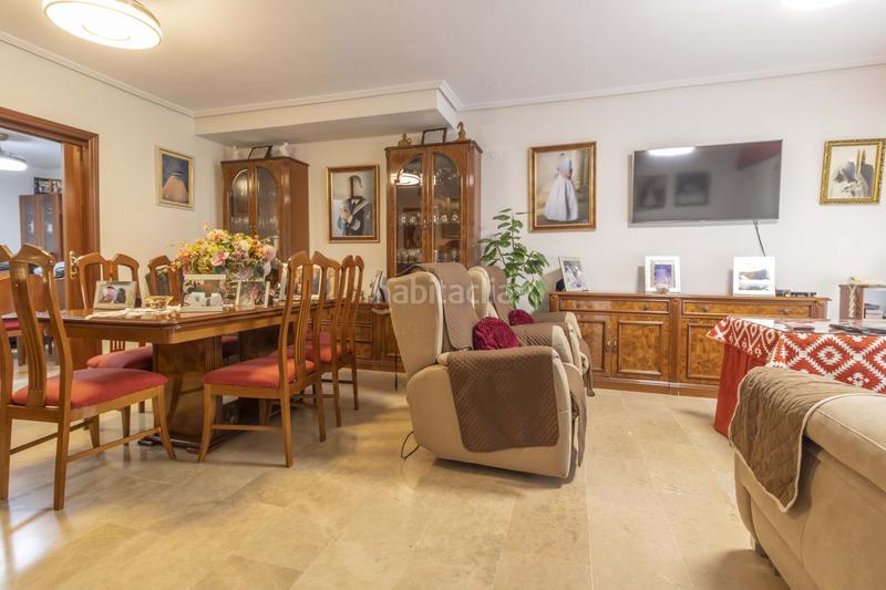 Foto 1ac15247-ed61-49ec-becc-983d1ed1e174. Casa adossada amb calefacció aparcament piscina a Sevilla