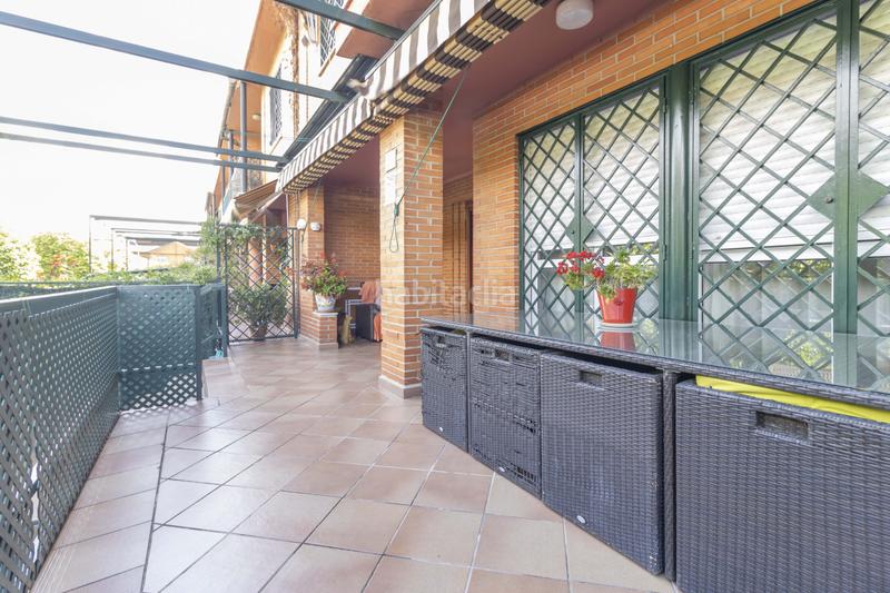 Foto bdcd8529-4a7f-4b2c-813c-e827c0c4f573. Casa adossada amb calefacció aparcament piscina a Sevilla