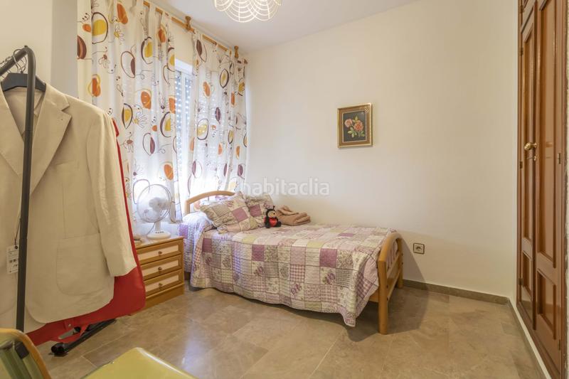 Foto c868747e-f29d-4f35-b00c-3484507ef658. Casa adossada amb calefacció aparcament piscina a Sevilla