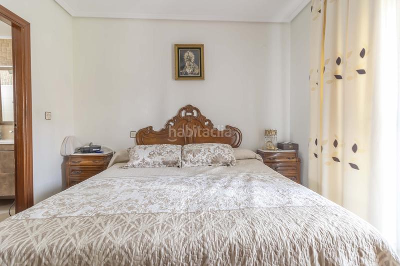 Foto e8a5a4b7-6ce1-4c71-917b-7dd92655afae. Casa adossada amb calefacció aparcament piscina a Sevilla