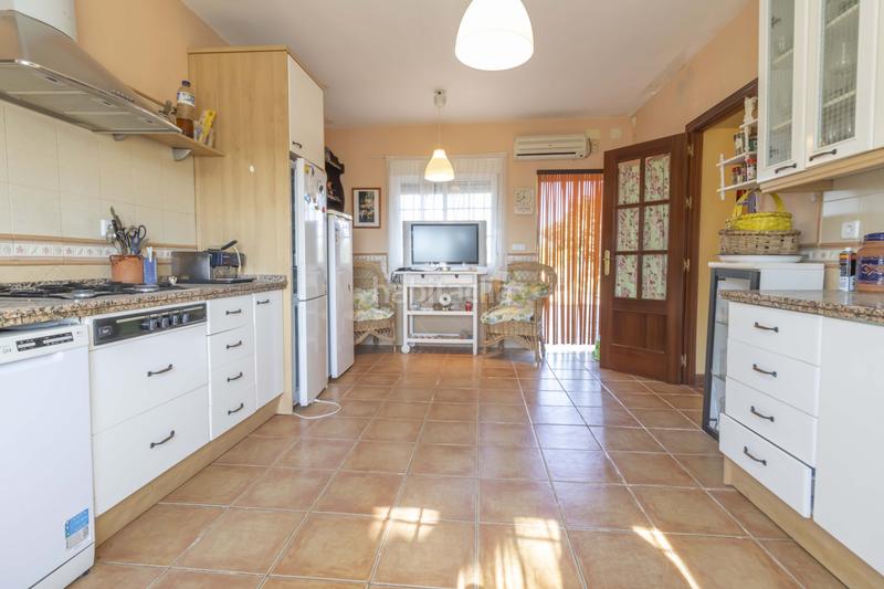 Foto 3845223c-ad0b-48ce-9cdb-932d8a7d0543. Casa  independiente con piscina y garaje en terreno rústico a la venta en el baldío, la algaba en Algaba (La)