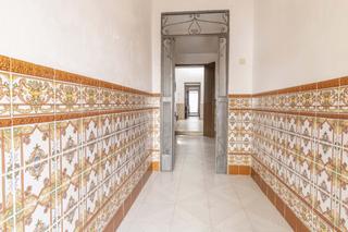 Maison jumelée à Paradas. Casa de dos plantas y azotea a la venta en paradas