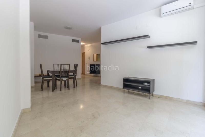 Foto 83ec6d15-9f3e-4988-95ab-111db141f87b. Location appartement dans Centro Tomares