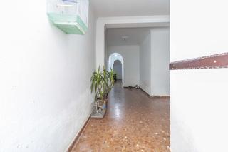 Pis a La Plata. Piso para reformar en planta baja   azotea a la venta en su emin