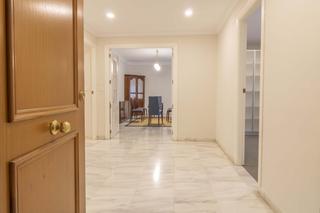 Location Appartement à El Porvenir. Piso para alquiler de larga duración con plaza de garaje en sevi