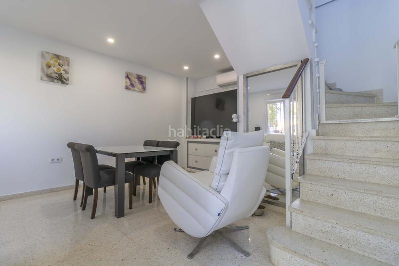 Foto 5d5ed431-9257-4eb4-989b-2a96d10843da. Casa adossada amb aparcament a cerros de Montequinto Montequinto