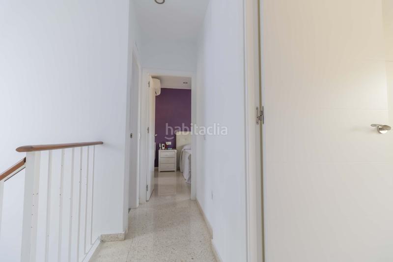 Foto 6d8fc5fe-4ed2-44ff-a2f8-3c49e55e648b. Casa adossada amb aparcament a cerros de Montequinto Montequinto