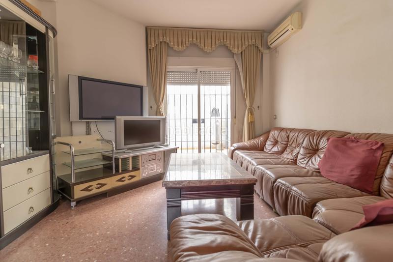 Foto 2ebf6eba-a7a0-46f6-9606-d910dc91c204. Casa adossada a Palmete Sevilla