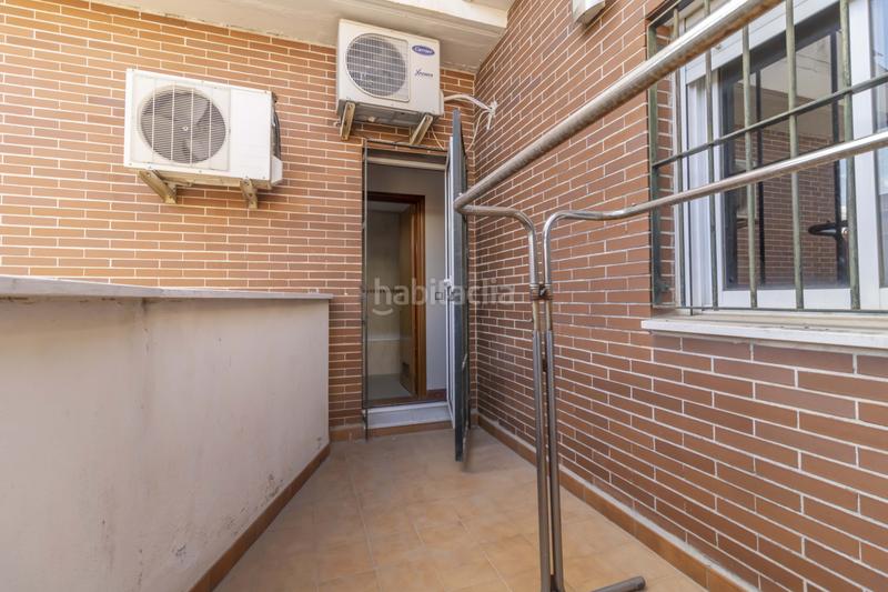 Foto 4f7222cd-cf6e-4338-9f77-6c3fbd2e7e4b. Casa adossada a Palmete Sevilla