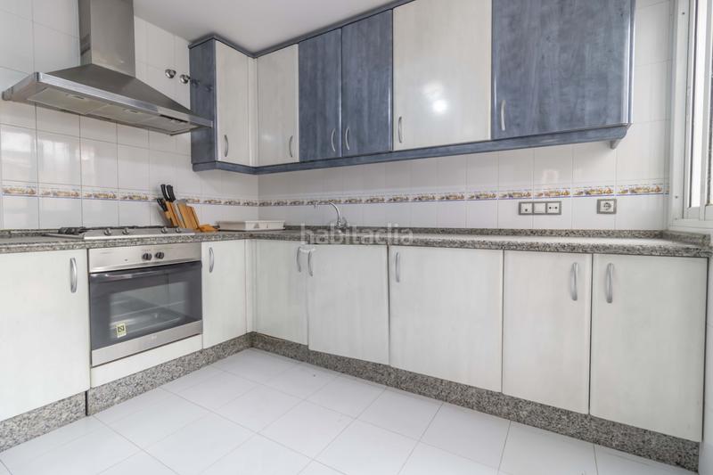 Foto b38add6f-40e6-49cc-9039-376be1bb661b. Casa adossada a Palmete Sevilla