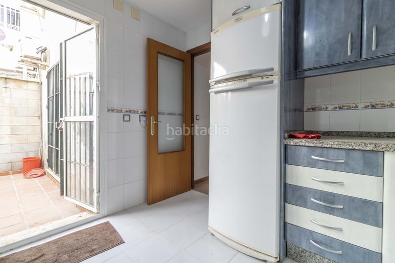 Foto e609a594-d91a-4c7a-be97-854ac79a9b29. Casa adossada a Palmete Sevilla