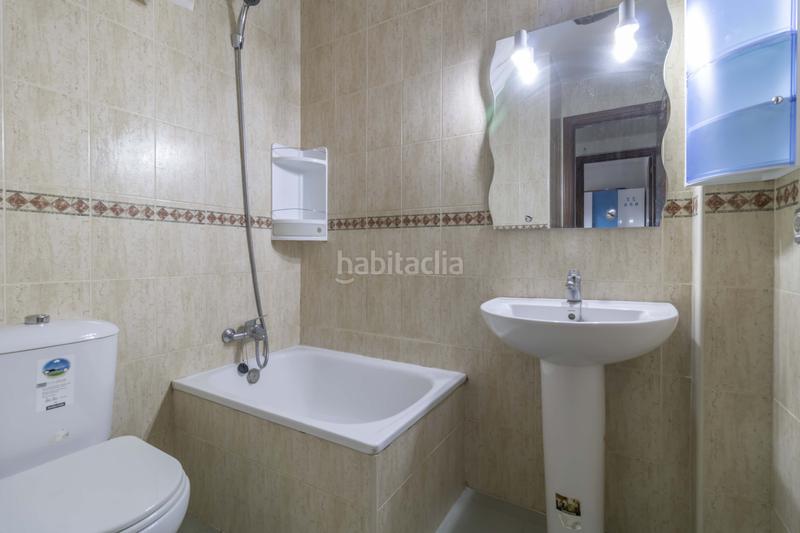 Foto e8d85d12-f041-4938-a7b6-7f9b3799b88d. Casa adossada a Palmete Sevilla