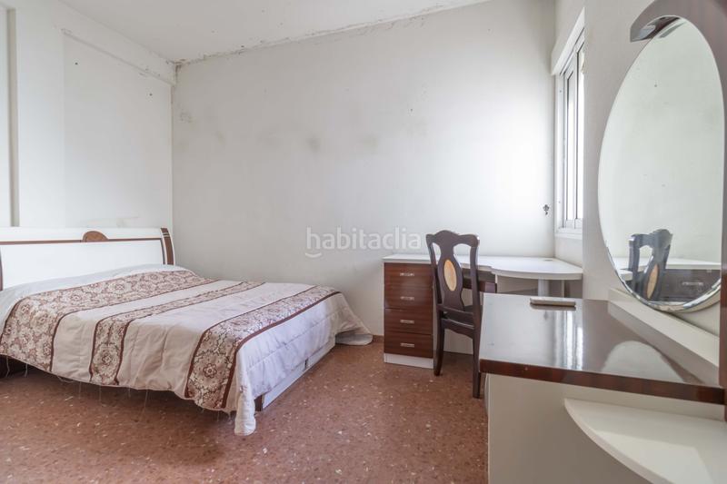 Foto eb9ba494-acf5-4568-871c-87537076f1d9. Casa adossada a Palmete Sevilla