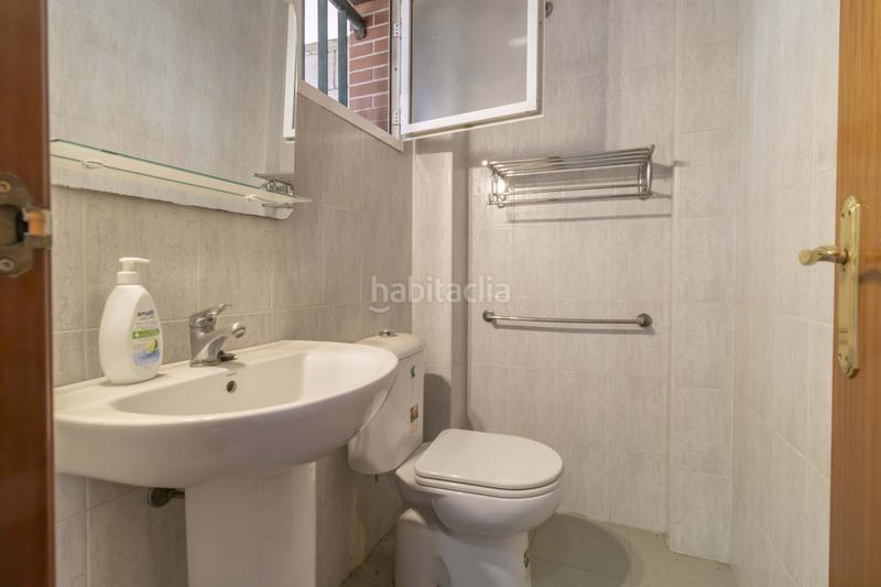 Foto f0ea01c8-a5e0-444a-808d-b12687d36065. Casa adossada a Palmete Sevilla