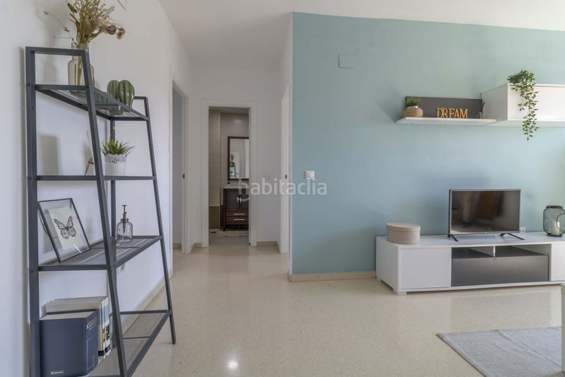 Foto a392f16b-a7be-4fca-bd90-6a7520529356. Pis amb aparcament a La Plata Sevilla