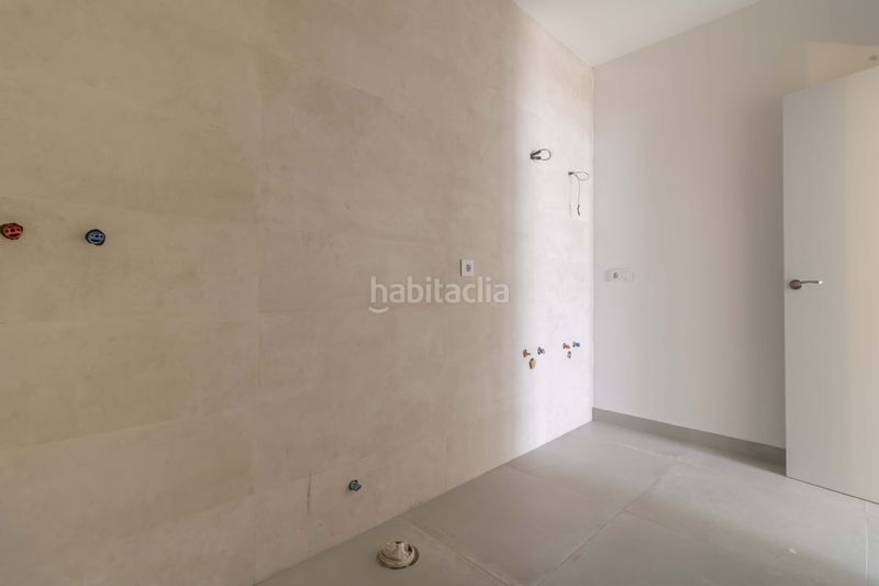 Foto 9446bfa6-12cc-4f87-b0d2-e76940ff4274. Casa adossada a Salteras