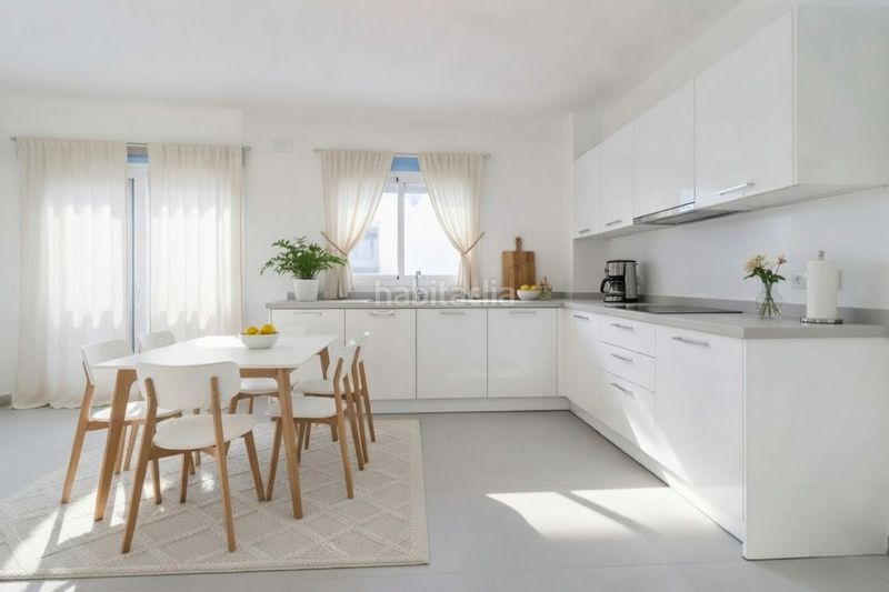 Foto b3ef17b4-0258-4834-8a97-8d8ffa9813b5. Casa adossada a Salteras