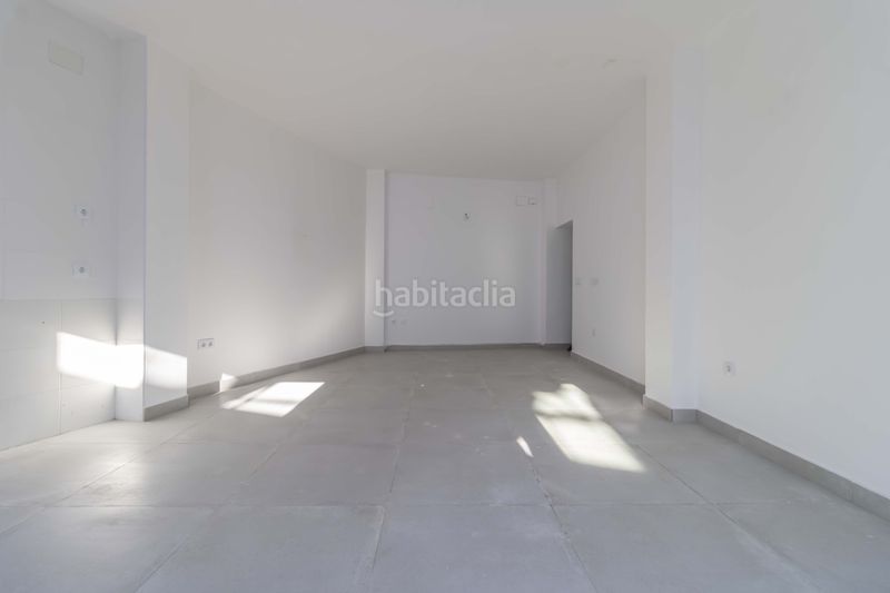 Foto f513e225-eb16-452b-953e-54a1ecbe0483. Casa adossada a Salteras