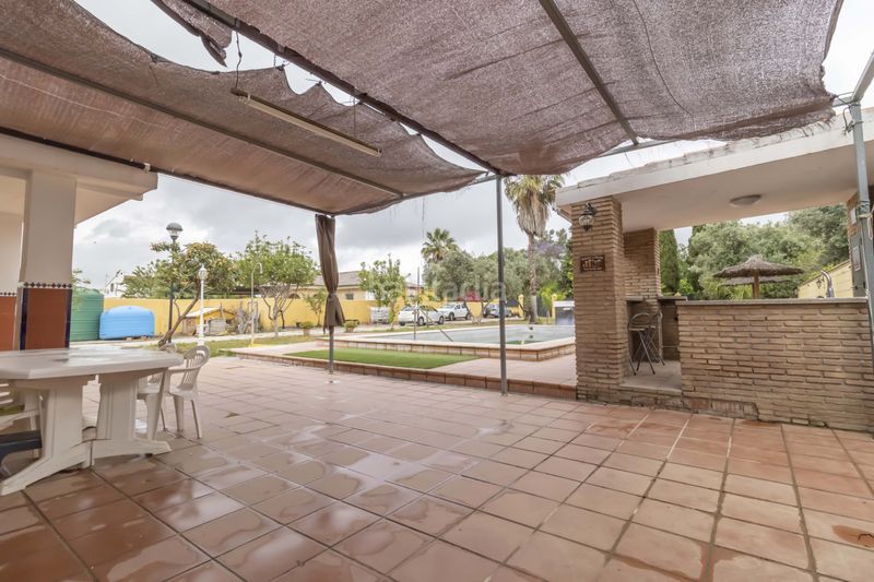 Foto 46a51b66-c268-4522-9366-a516e40974f7. Casa amb piscina a Carmona