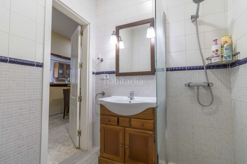 Foto 5d1fd882-5533-49cf-8c17-e83407dc9e16. Casa amb piscina a Carmona