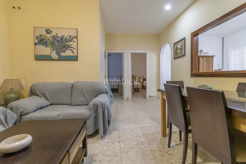 Foto aabe5936-5bf7-4238-9ddf-9e19ca160f69. Casa amb piscina a Carmona