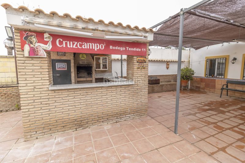 Foto ac7e4b00-3666-407c-9258-5d731ed537cf. Casa amb piscina a Carmona