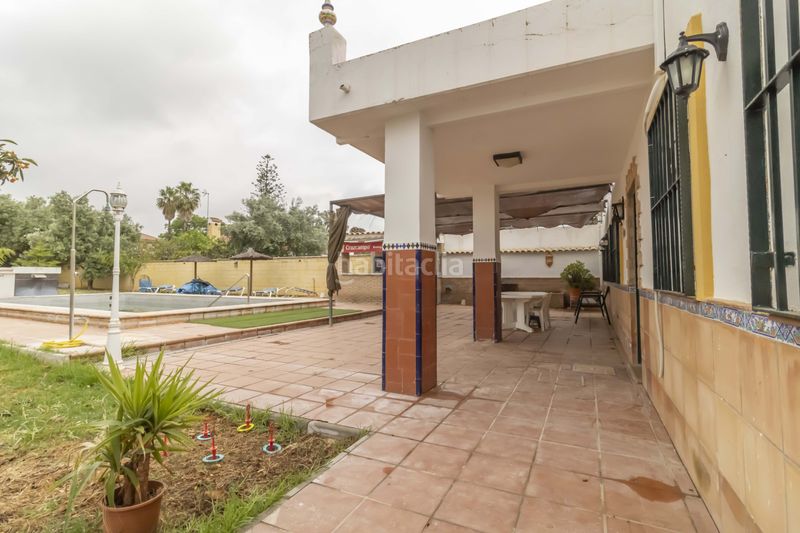 Foto e70dfa6f-d081-46f6-b41b-9324f0a089f6. Casa amb piscina a Carmona